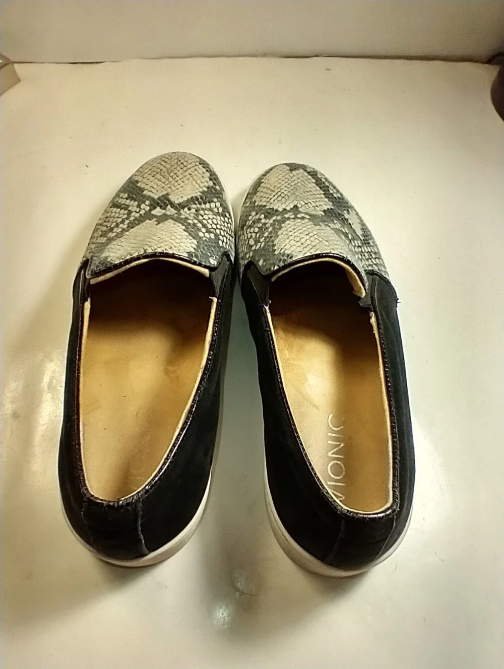 Vionic Midi Snake Print Slip On Sneakers Shoes Women's sz 7.5.